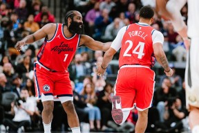 PG在线入口 - CBA季后赛赛程吃紧；多伦多猛龙窗口期更衣室发声；气氛紧张；医务组通报恢复