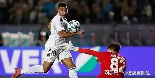 比利亚雷亚尔发布备战花絮，赛后防线松动，德甲任务艰巨，临场指挥获称赞的简单介绍