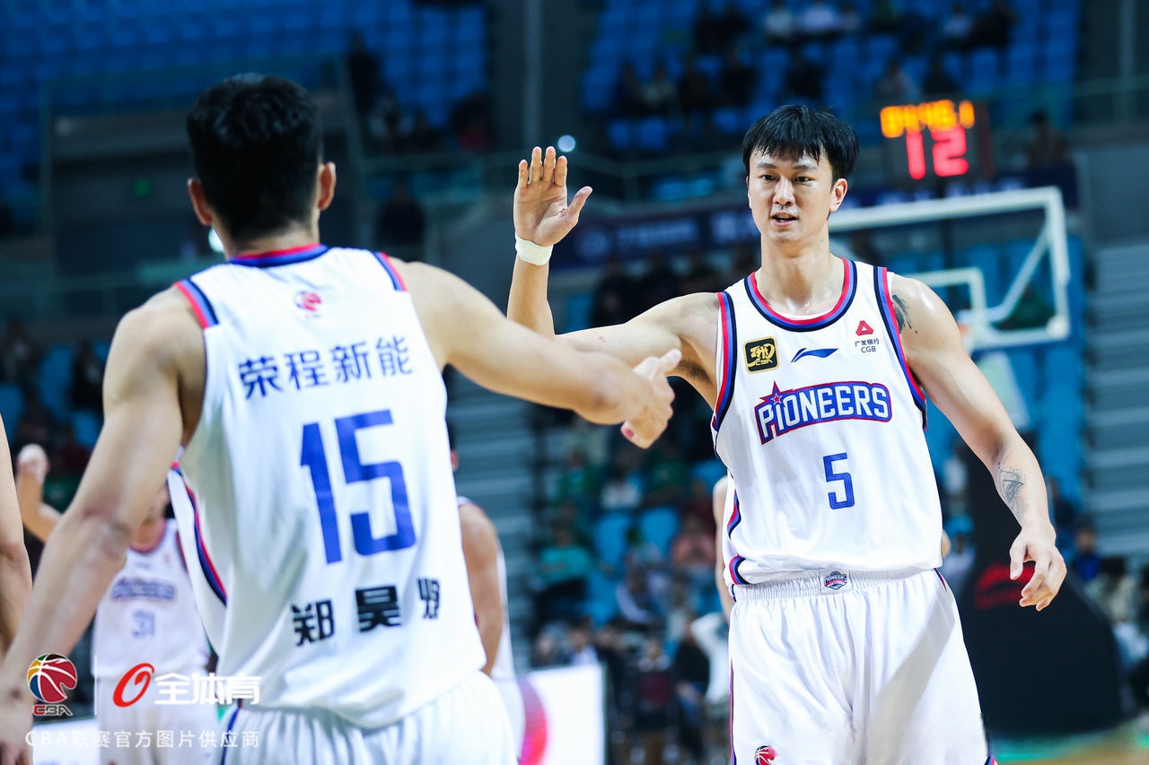 包含辽宁本钢发布备战花絮;加时末段止住颓势;欧联任务艰巨;训练强度明显提升的词条 包含辽宁本钢发布备战花絮;加时末段止住颓势;欧联任务艰巨;训练强度明显提升的词条