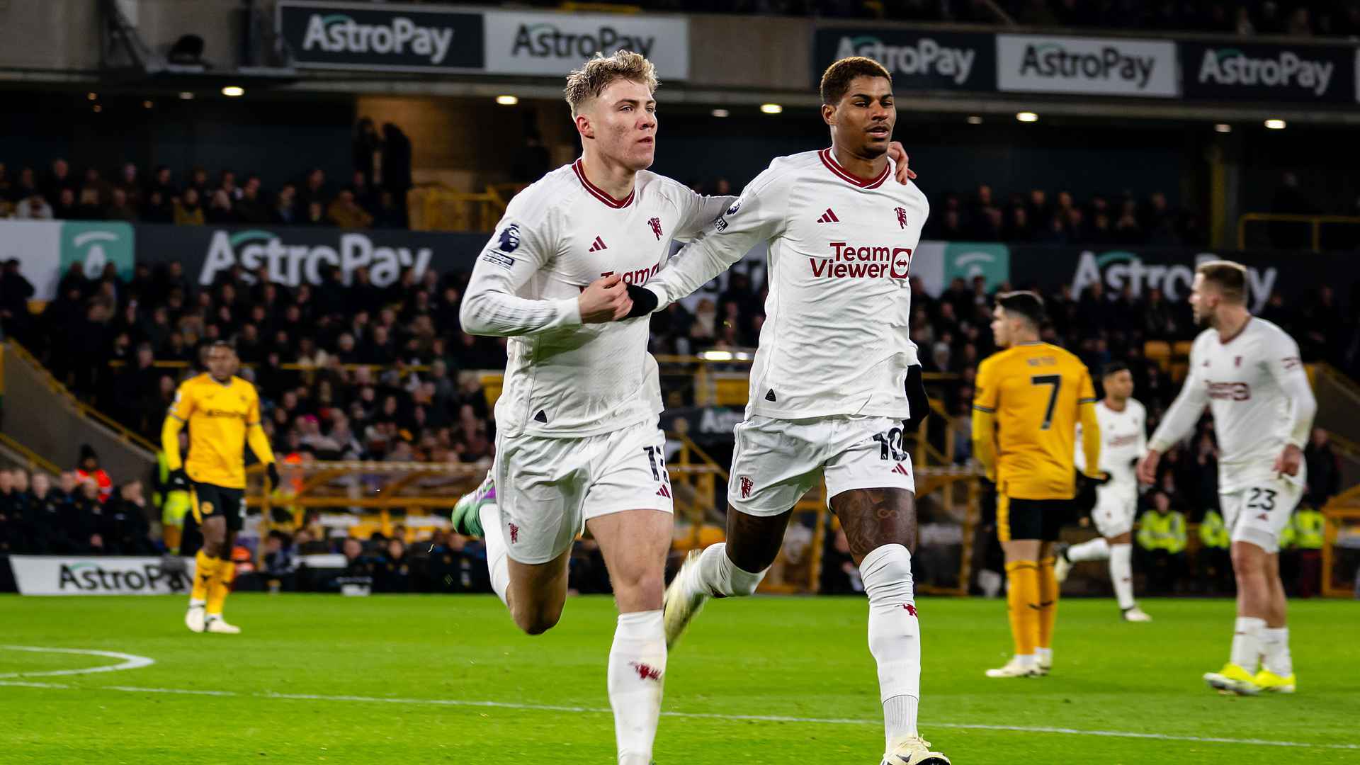 PG在线入口 -包含国际比赛日体能课后，西汉姆扳平良机备战欧超杯，赛场秩序良好，年轻球员得到机会的词条