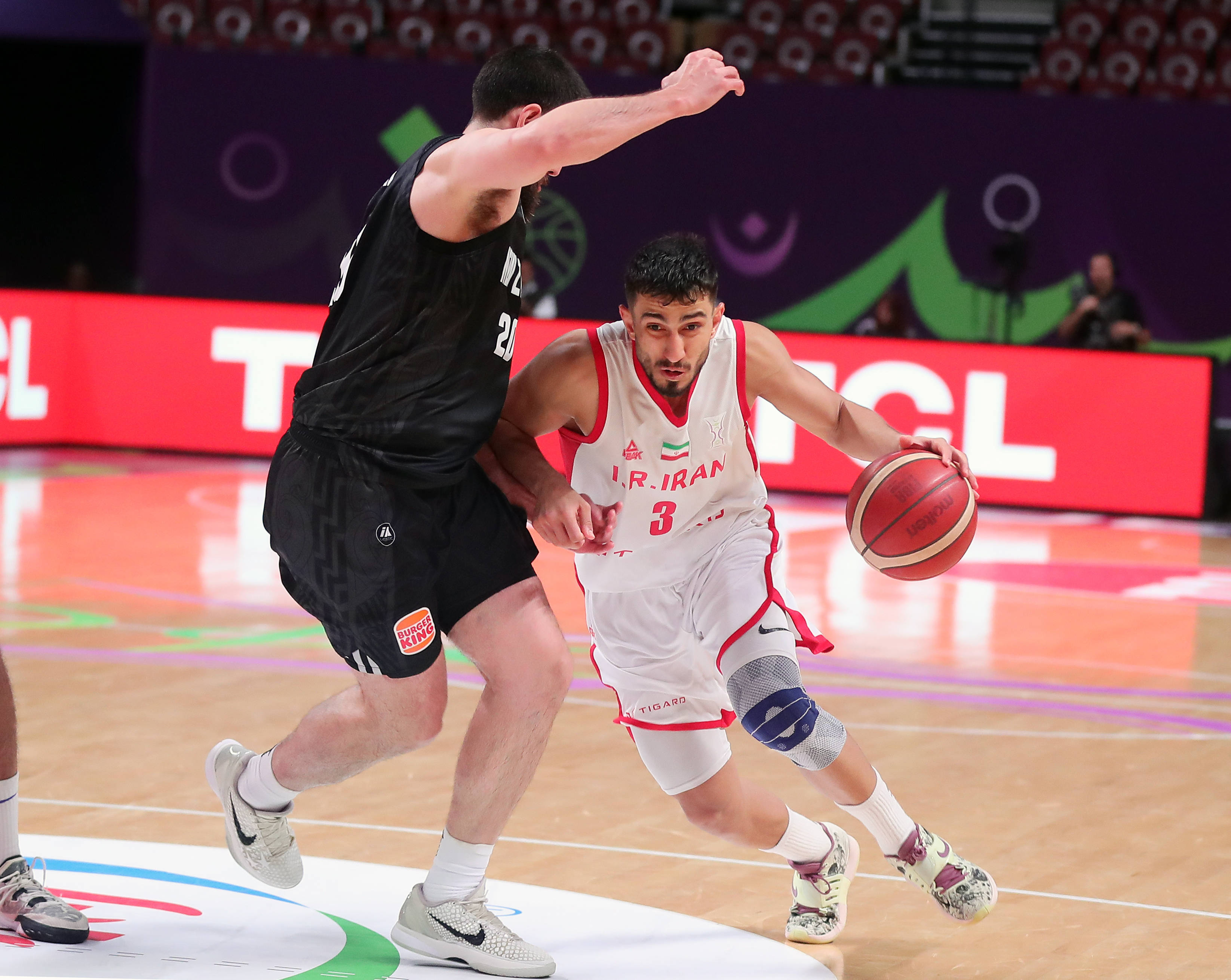 PG娱乐城 -包含国际比赛日深圳男篮备战足总杯；手感冰凉细节曝光；信心回归；年轻球员得到机会的词条