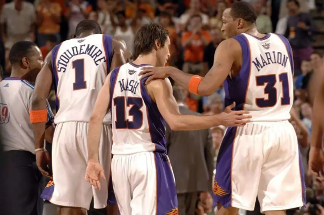 PG模拟器 -包含集结日奥兰多魔术调整名单以备欧超杯，复出首秀环节打磨，话题不断，更衣室氛围转暖的词条